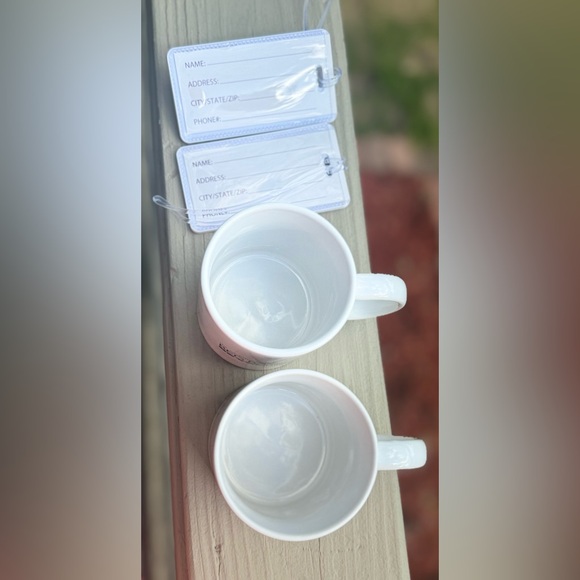 Set of Two coffee cups with two matching luggage tags - Picture 5 of 11